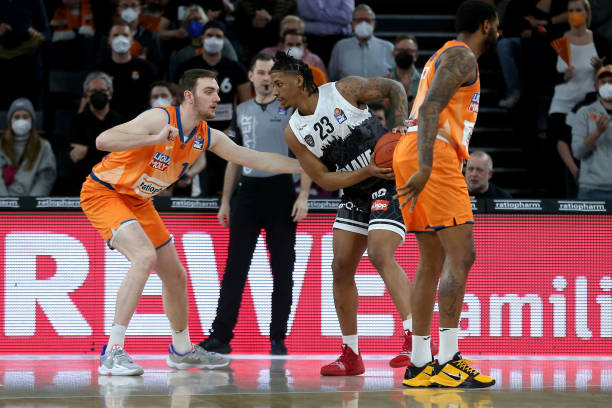 湖人新签的 湖人新签的