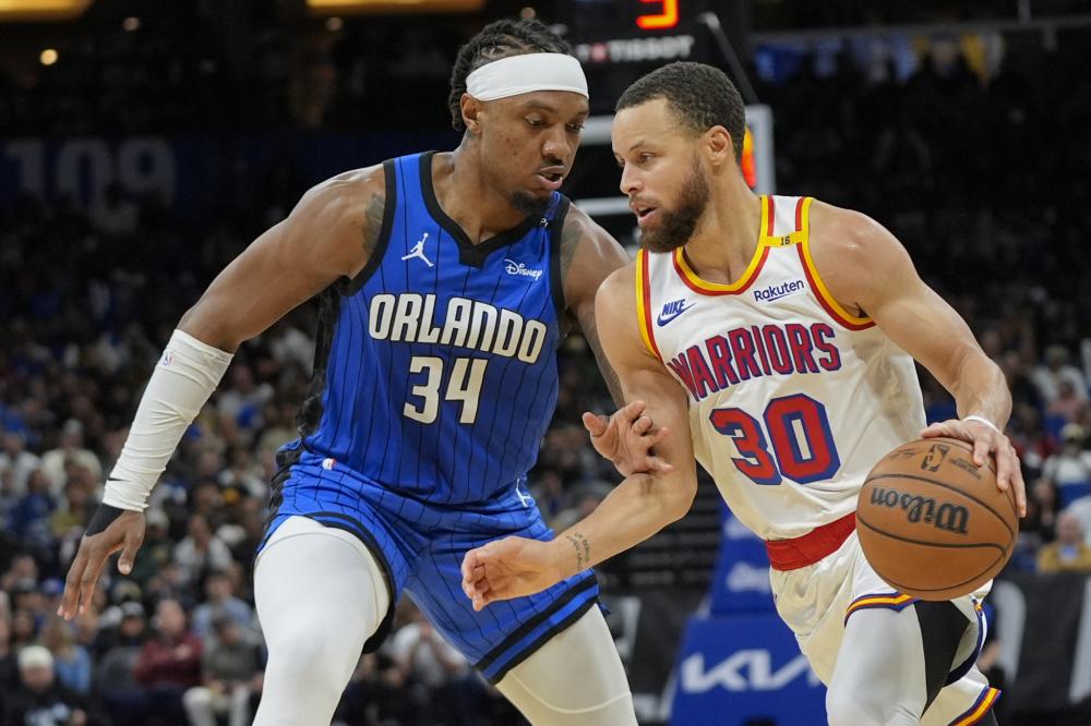 她在荣耀背 她在荣耀背